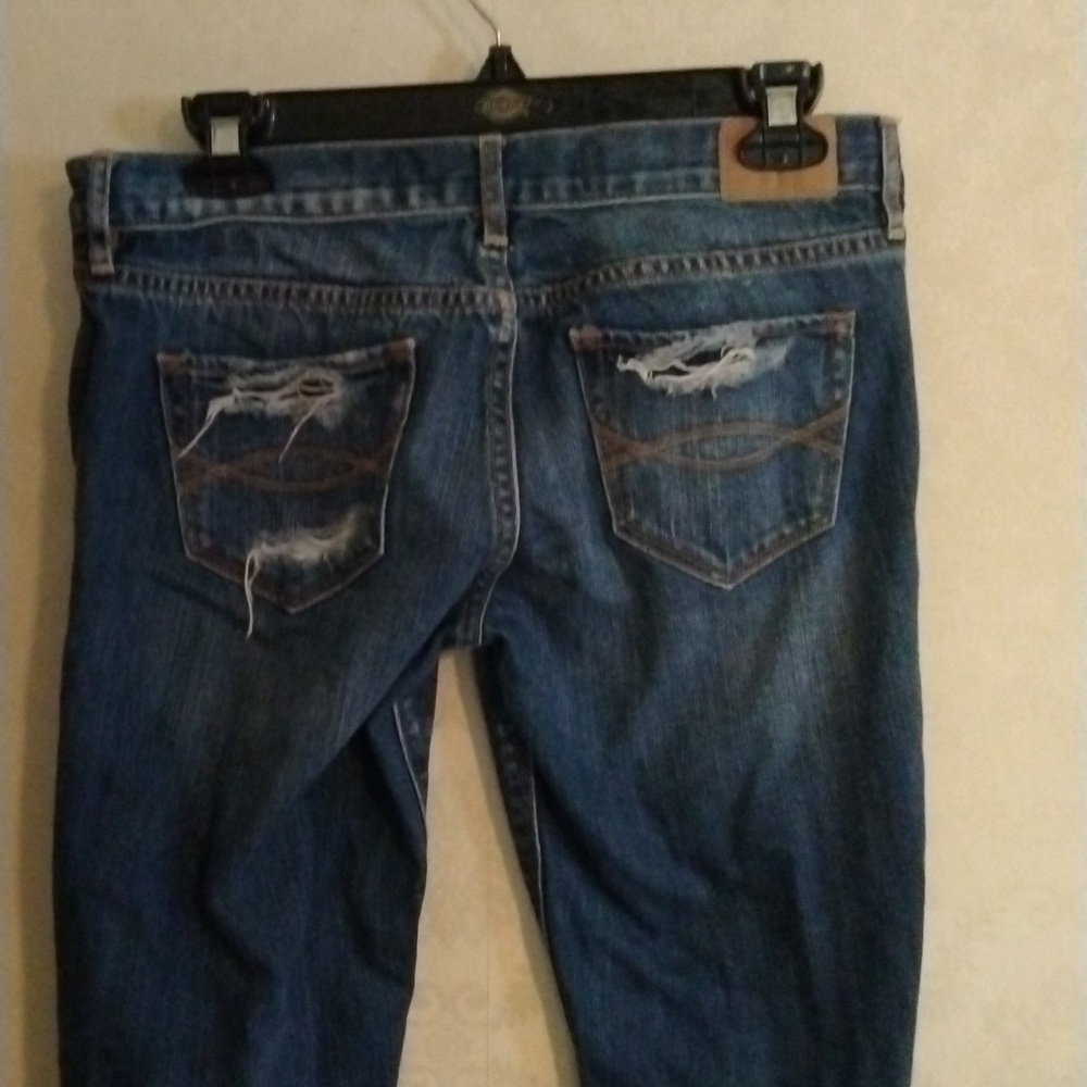 Abercrombie & Fitch distressed jeans. Size 27. Shorter length. - Picture 7 of 14